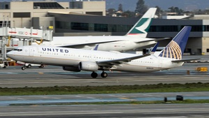 Photo of N38459 - Boeing 737-924(ER) operated by United Airlines