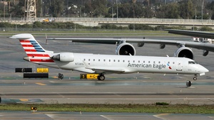 Photo of N728SK - Bombardier CRJ-701ER operated by American Eagle (opb SkyWest Airlines)
