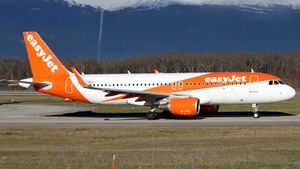 Photo of G-EZOO - Airbus A320-214 operated by easyJet