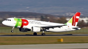 Photo of CS-TNS - Airbus A320-214 operated by TAP Air Portugal