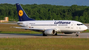 Photo of D-ABIR - Boeing 737-530 operated by Lufthansa