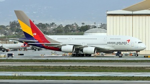 Photo of HL7640 - Airbus A380-841 operated by Asiana Airlines