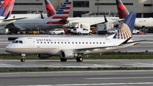 Photo of N105SY - Embraer ERJ-175LR operated by United Express (opb SkyWest Airlines)