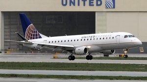 Photo of N146SY - Embraer ERJ-175LR operated by United Express (opb SkyWest Airlines)