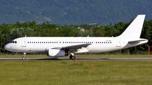 Photo of LY-VEJ - Airbus A320-232 operated by Avion Express