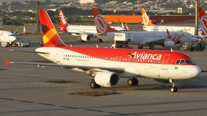 Photo of PR-ONL - Airbus A320-214 operated by Avianca Brasil