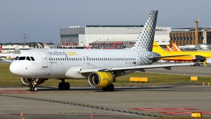 Photo of EC-JSY - Airbus A320-214 operated by Vueling