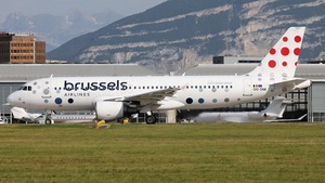Photo of OO-SNK - Airbus A320-214 operated by Brussels Airlines