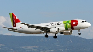 Photo of CS-TNH - Airbus A320-214 operated by TAP Air Portugal