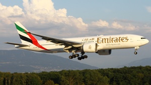 Photo of A6-EWA - Boeing 777-21H(LR) operated by Emirates