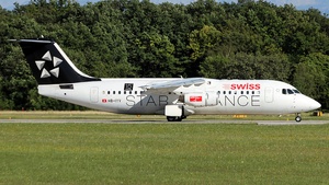 Photo of HB-IYV - British Aerospace Avro RJ100 operated by Swiss International Air Lines