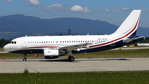 Photo of OE-LJG - Airbus A319-115(CJ) operated by MJet
