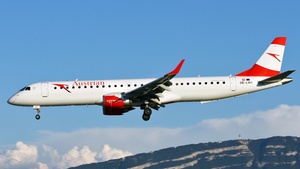 Photo of OE-LWK - Embraer ERJ-195LR operated by Austrian Airlines