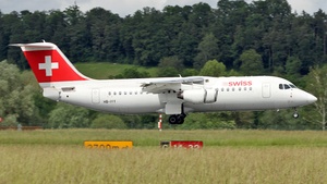 Photo of HB-IYY - British Aerospace Avro RJ100 operated by Swiss International Air Lines