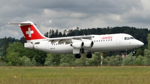 Photo of HB-IXS - British Aerospace Avro RJ100 operated by Swiss International Air Lines