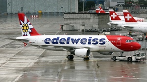 Photo of HB-IHY - Airbus A320-214 operated by Edelweiss Air