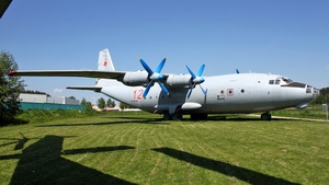 Photo of 12 - Antonov An-12B operated by DOSAAF / ROSTO
