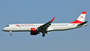 Photo of OE-LWD - Embraer ERJ-195LR operated by Austrian Airlines
