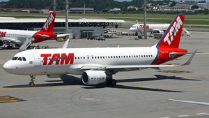 Photo of PR-TYD - Airbus A320-214 operated by TAM Linhas Aéreas