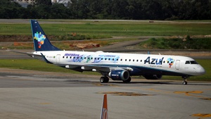 Photo of PR-AXA - Embraer ERJ-195LR operated by Azul