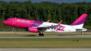 Photo of HA-LYB - Airbus A320-232 operated by Wizz Air