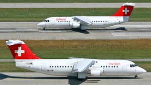 Photo of HB-IYW - British Aerospace Avro RJ100 operated by Swiss International Air Lines