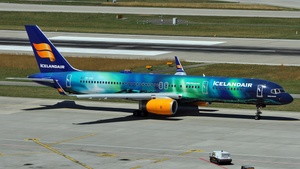 Photo of TF-FIU - Boeing 757-256 operated by Icelandair