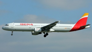 Photo of EC-HUI - Airbus A321-212 operated by Iberia