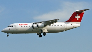 Photo of HB-IYZ - British Aerospace Avro RJ100 operated by Swiss International Air Lines
