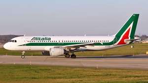 Photo of EI-DTO - Airbus A320-216 operated by Alitalia