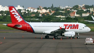 Photo of PT-TMF - Airbus A319-132 operated by TAM Linhas Aéreas