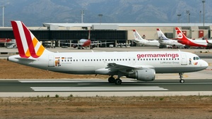 Photo of D-AIQM - Airbus A320-211 operated by Germanwings