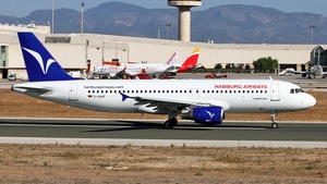 Photo of D-AHHF - Airbus A320-214 operated by Hamburg Airways