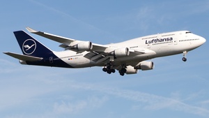 Photo of D-ABVY - Boeing 747-430 operated by Lufthansa