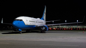 Photo of 05-0932 - Boeing C-40C operated by US Air Force