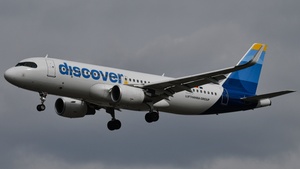 Photo of D-AIUX - Airbus A320-214 operated by Discover Airlines