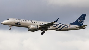 Photo of PH-EZX - Embraer ERJ-190STD operated by KLM Cityhopper