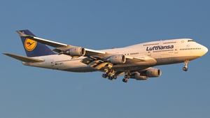 Photo of D-ABTL - Boeing 747-430 operated by Lufthansa