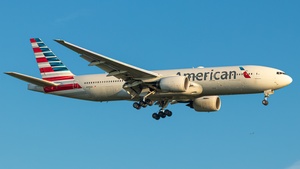 Photo of N798AN - Boeing 777-223(ER) operated by American Airlines