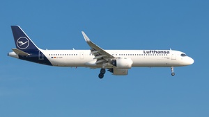 Photo of D-AIEN - Airbus A321-271NX operated by Lufthansa