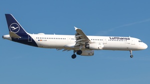 Photo of D-AIDK - Airbus A321-231 operated by Lufthansa