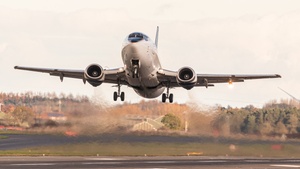 Photo of LY-JMS - Boeing 737-522 operated by KlasJet