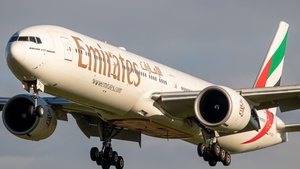 Photo of A6-EPU - Boeing 777-31H(ER) operated by Emirates