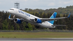 Photo of N14115 - Boeing 757-224 operated by United Airlines
