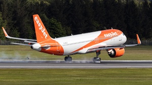 Photo of G-UZLC - Airbus A320-251N operated by easyJet