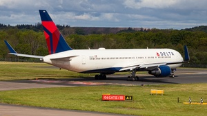 Photo of N16065 - Boeing 767-332(ER) operated by Delta Air Lines