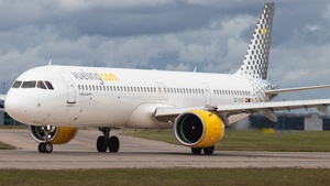 Photo of EC-NYE - Airbus A321-271NX operated by Vueling