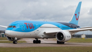 Photo of G-TUIH - Boeing 787-8 Dreamliner operated by TUI Airways