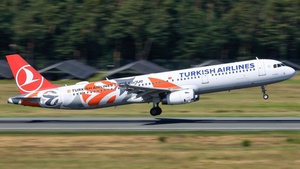 Photo of TC-JRO - Airbus A321-231 operated by Turkish Airlines