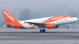 Photo of G-EZDJ - Airbus A319-111 operated by easyJet